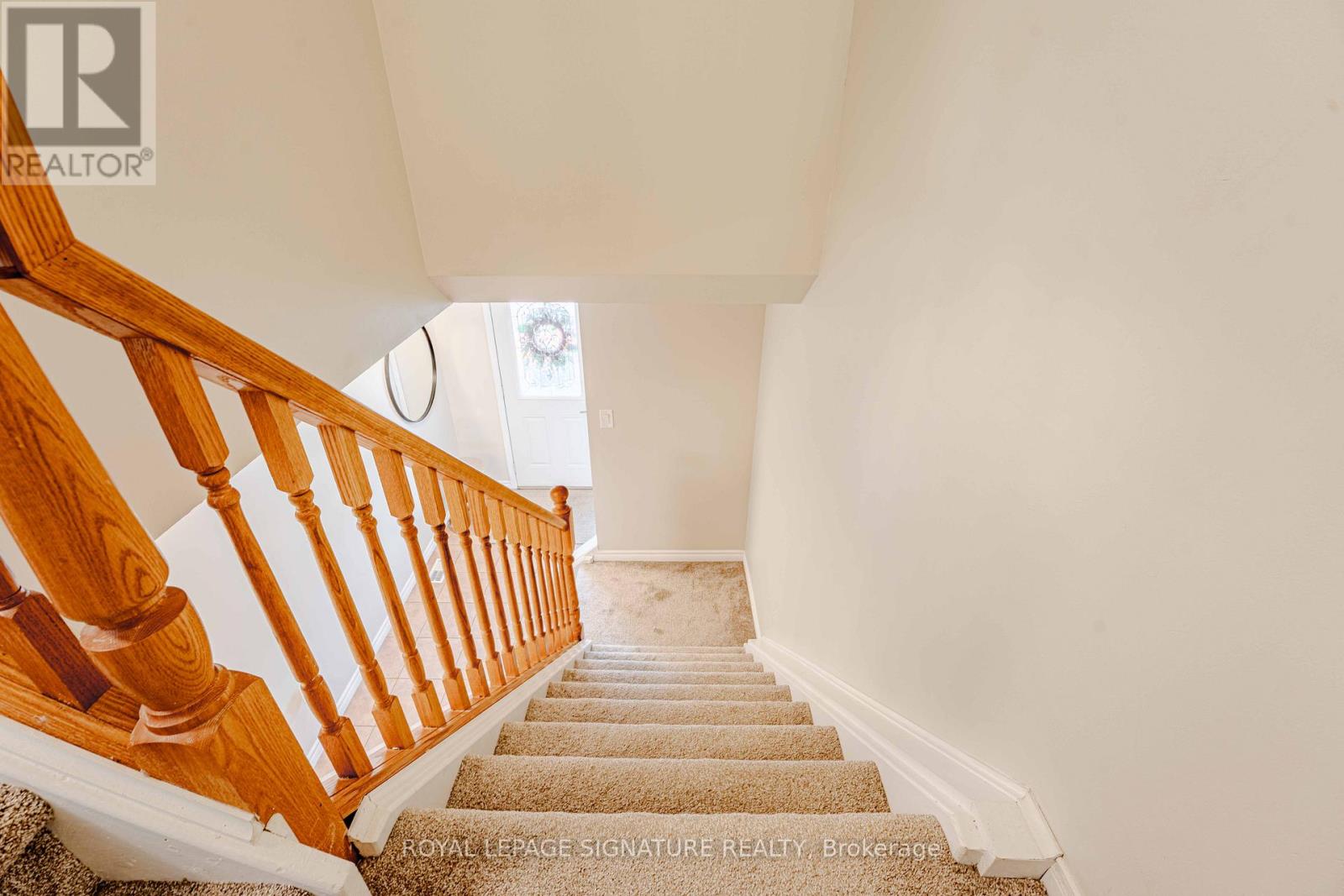 22 CURZON CRESCENT - 16