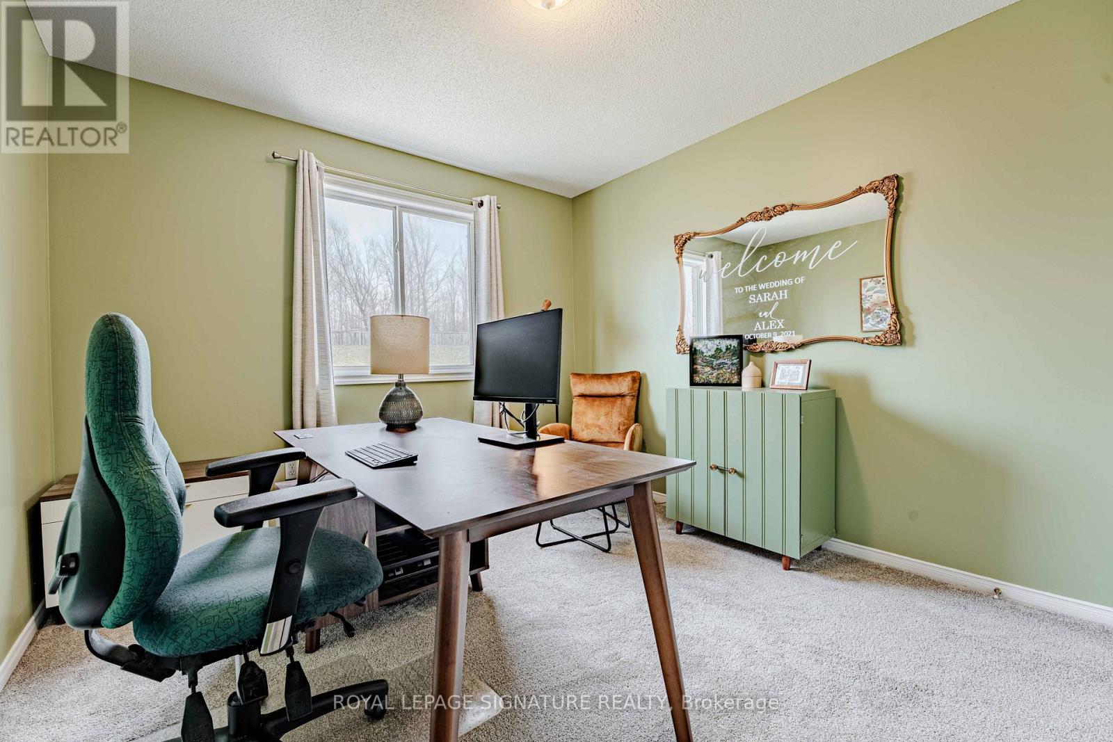 22 CURZON CRESCENT - 24