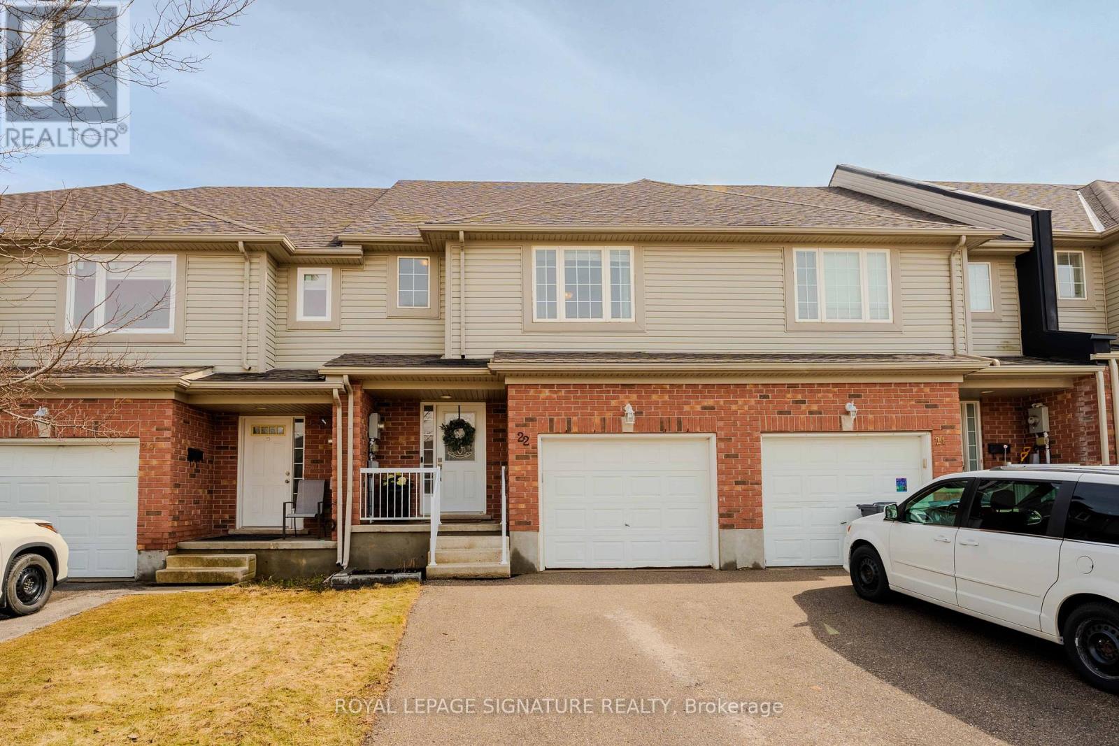 22 CURZON CRESCENT - 1