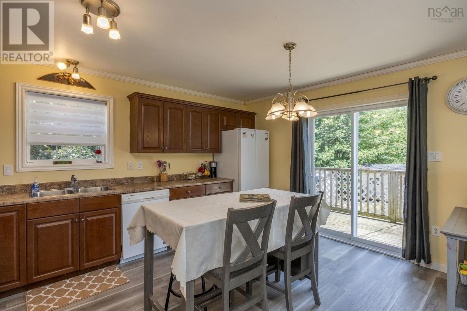 601 Hillcrest Avenue - 11