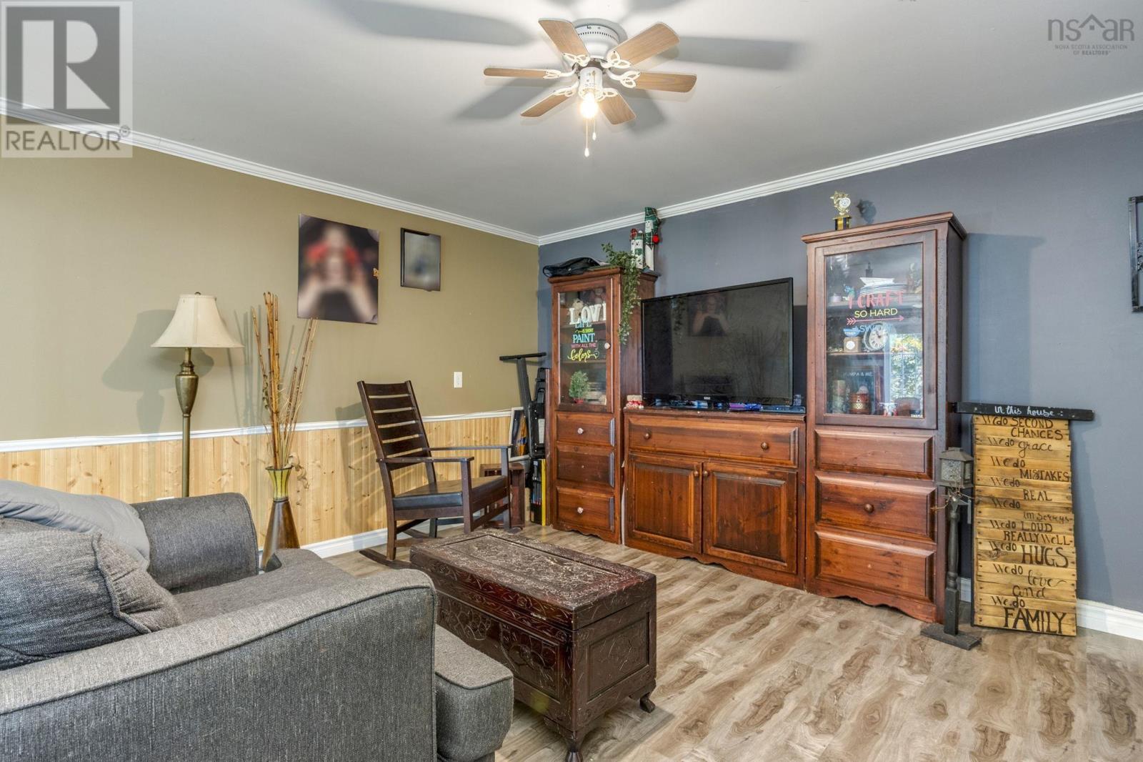 601 Hillcrest Avenue - 18