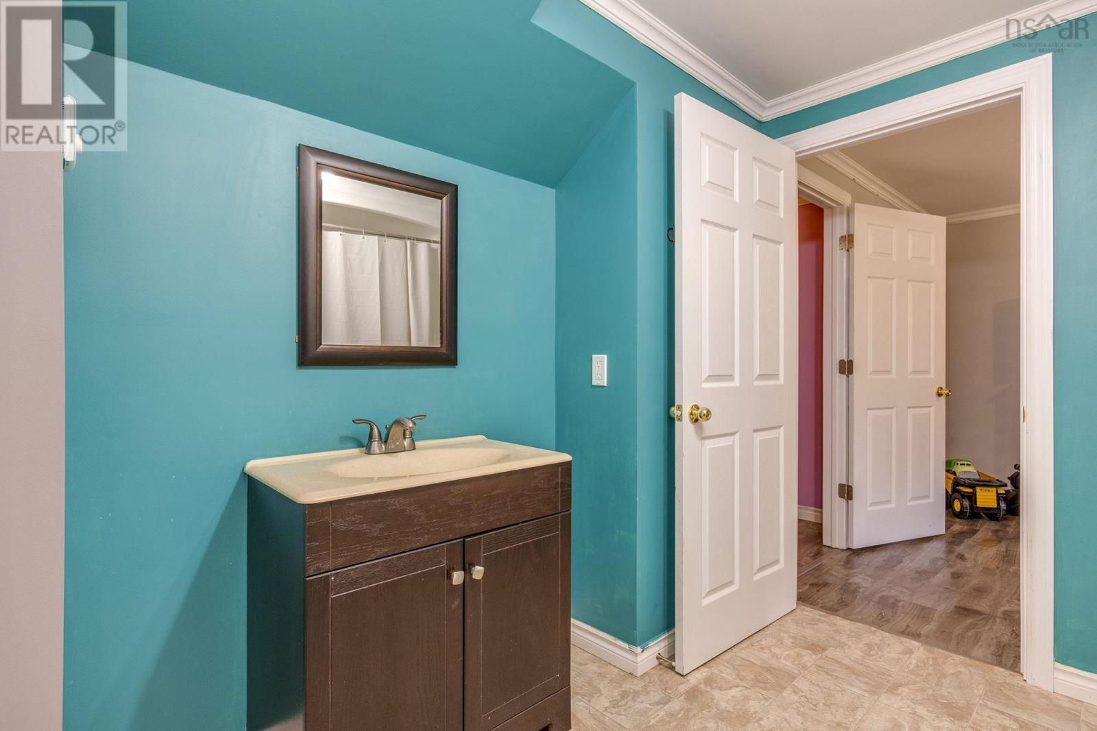 601 Hillcrest Avenue - 22