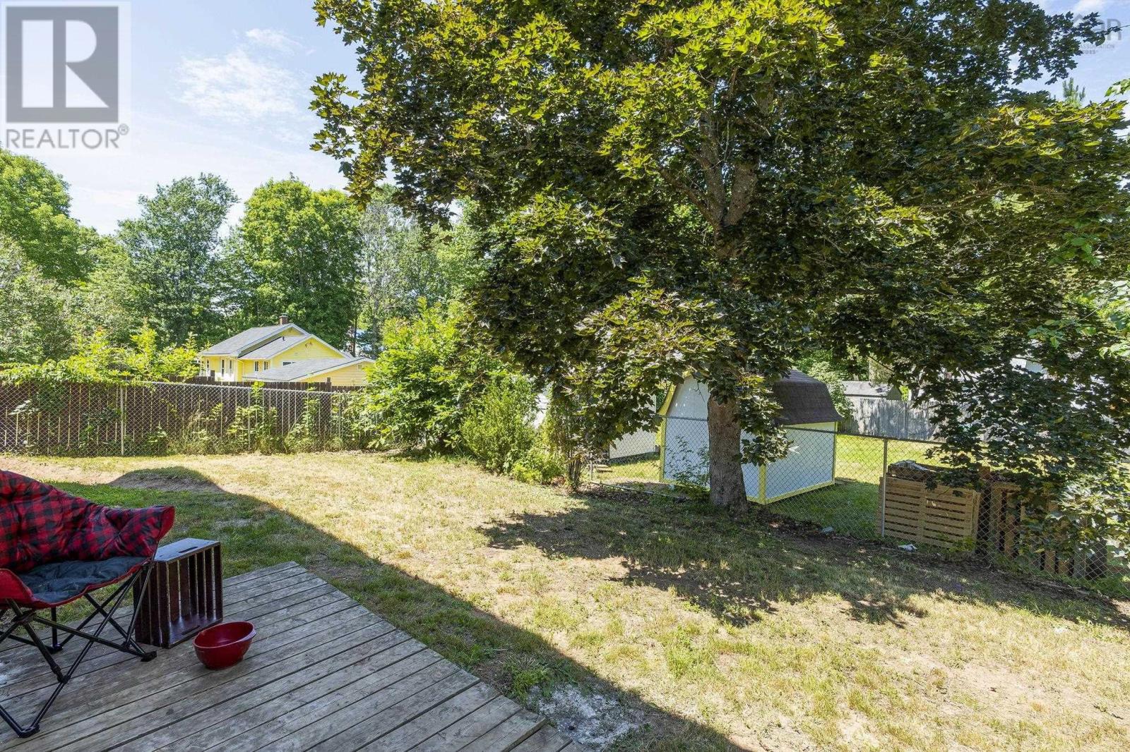 601 Hillcrest Avenue - 6