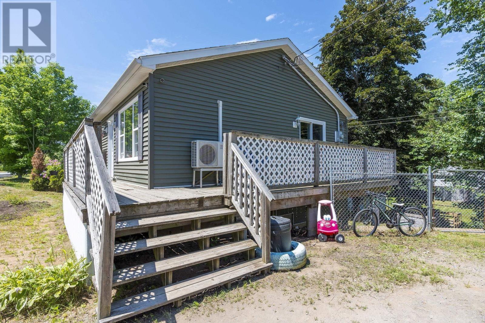 601 Hillcrest Avenue - 3