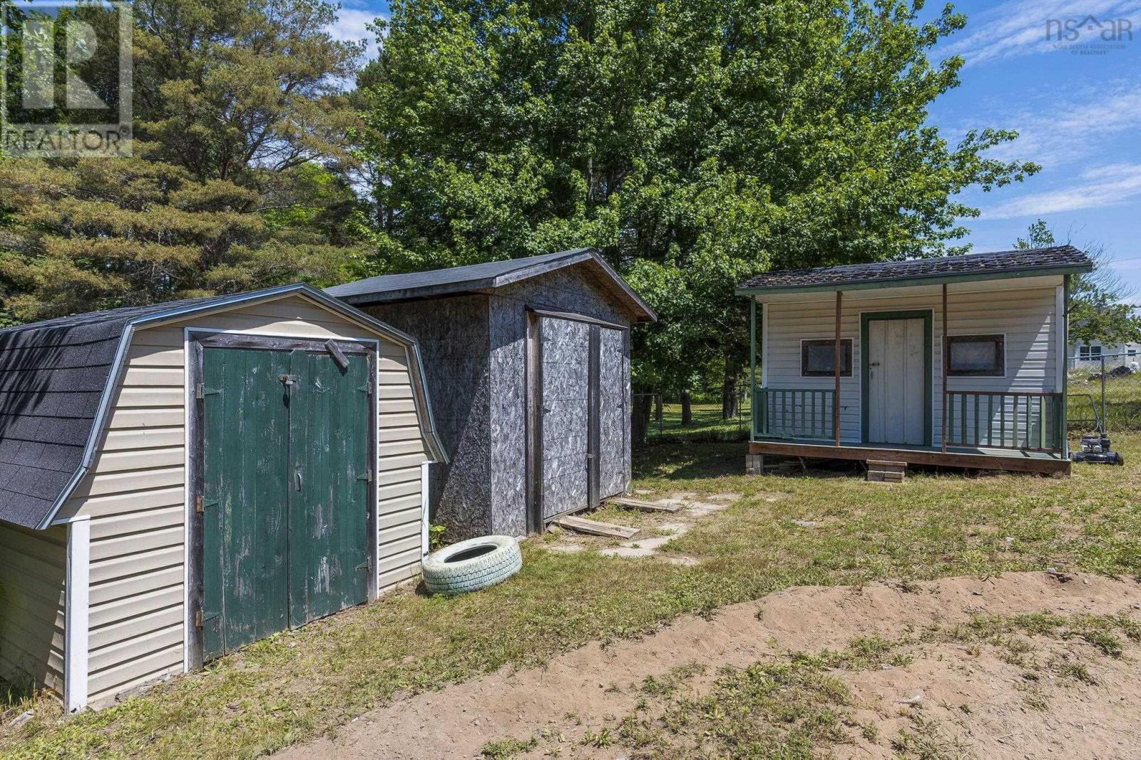 601 Hillcrest Avenue - 7