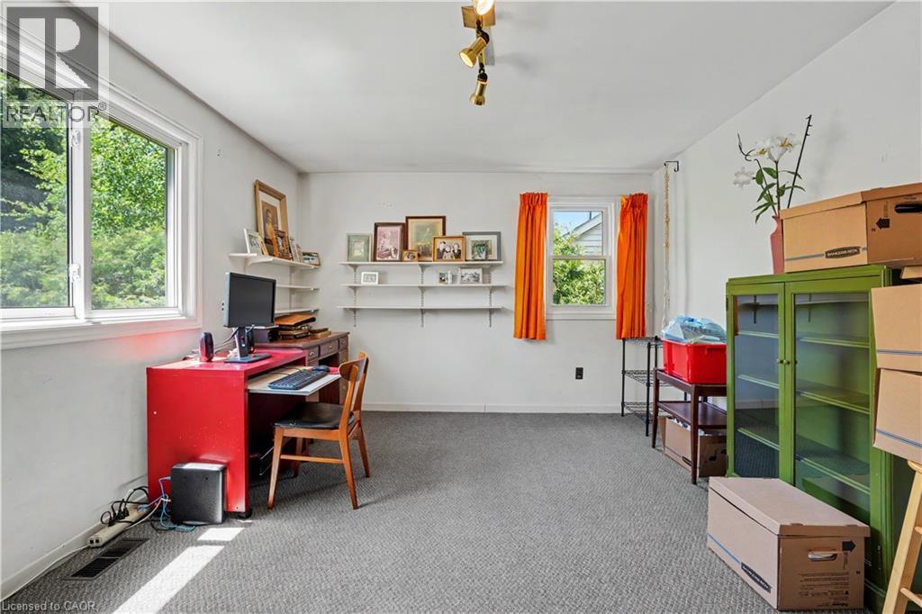 2068 WELLINGTON Avenue - 25