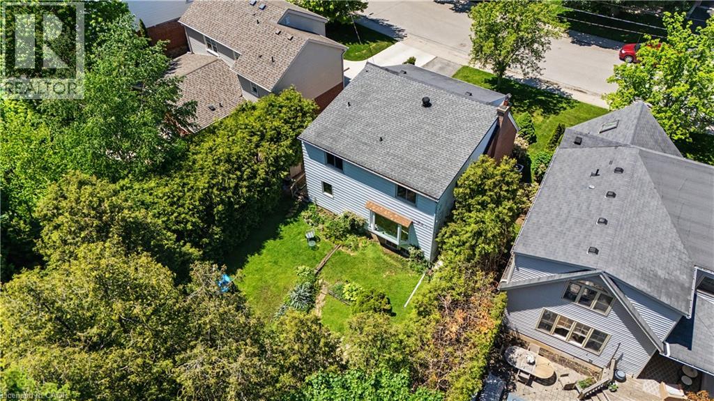 2068 WELLINGTON Avenue - 44