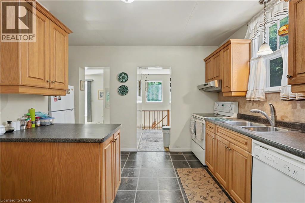2068 WELLINGTON Avenue - 15