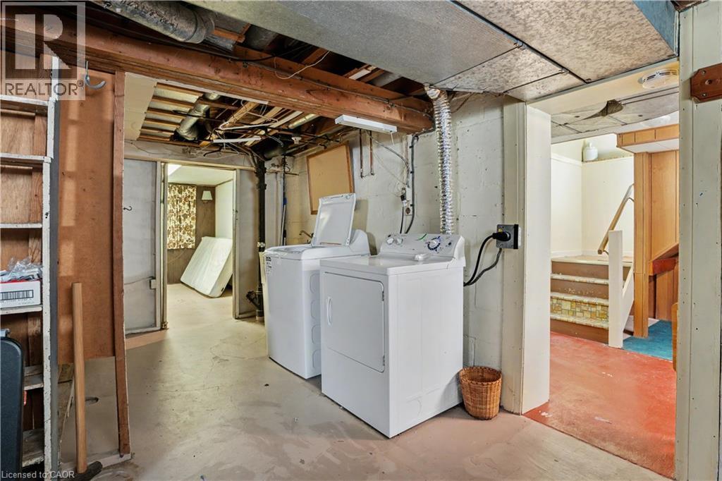 2068 WELLINGTON Avenue - 29