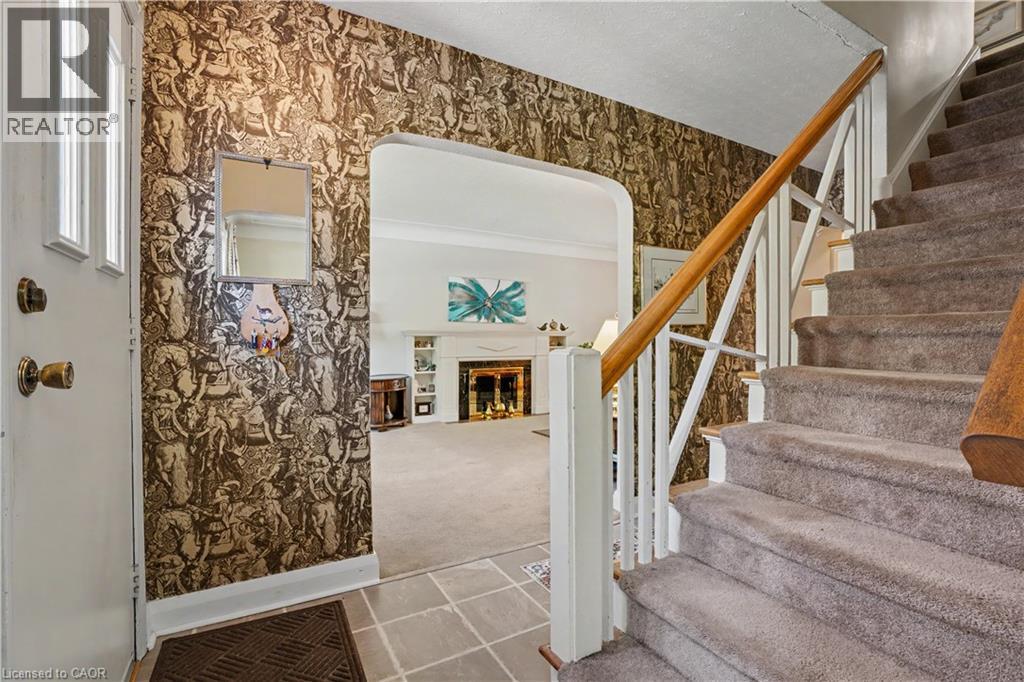 2068 WELLINGTON Avenue - 6