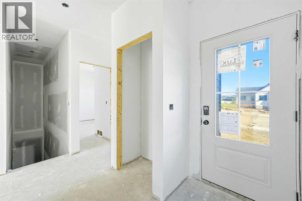 325 Flare Avenue SW - 3