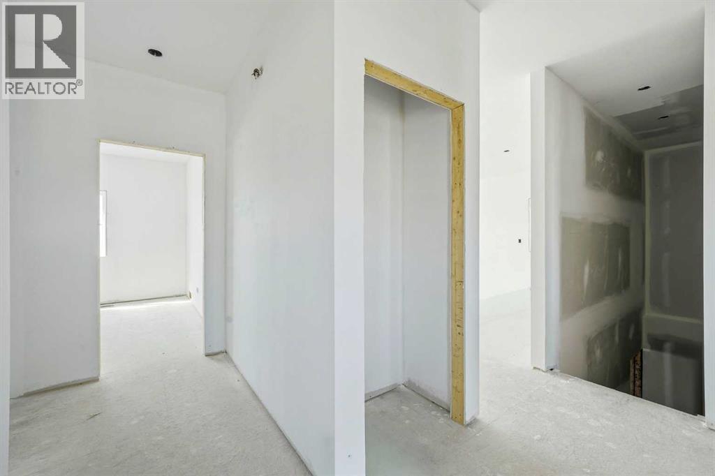 325 Flare Avenue SW - 4
