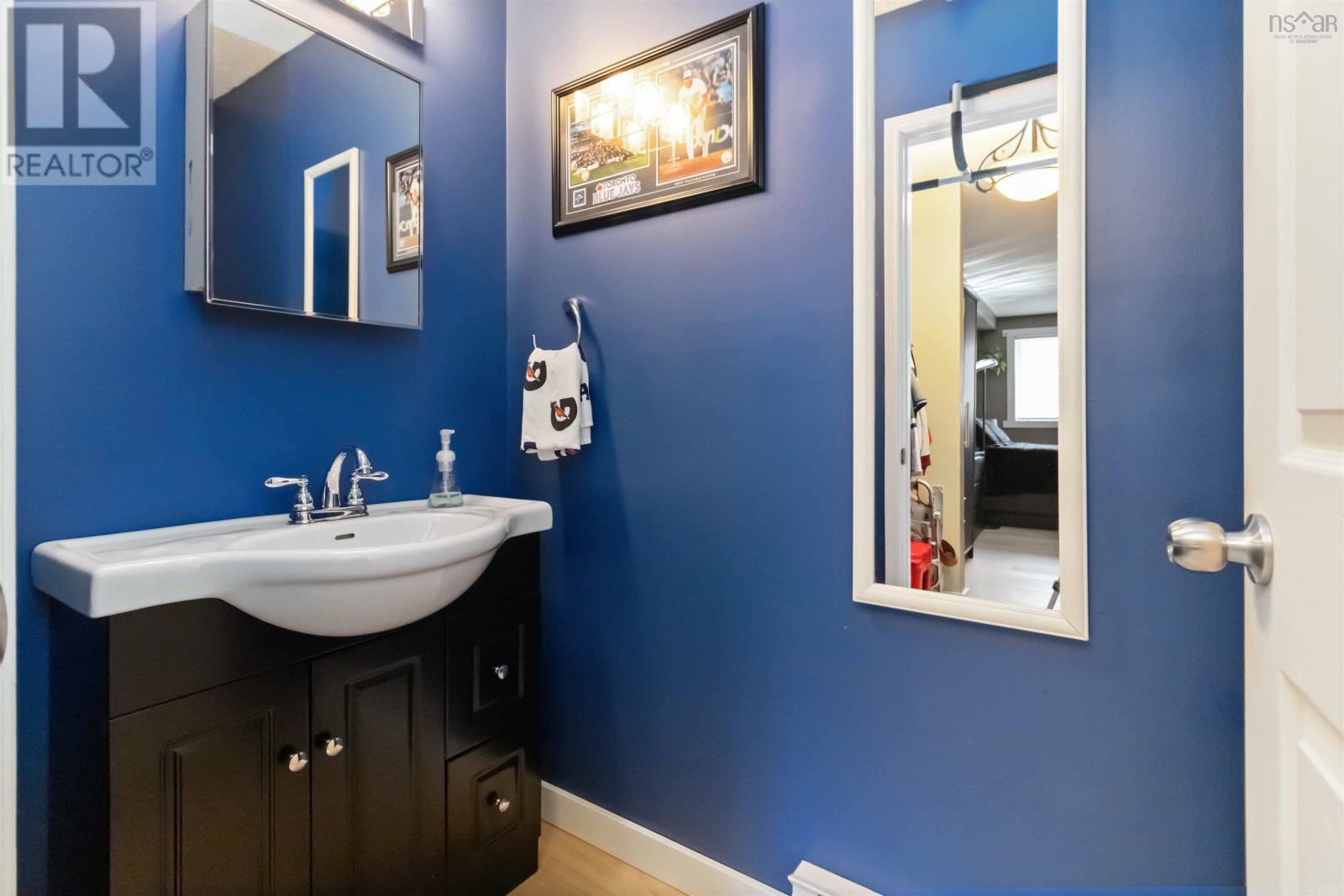 #104 12 Spinnaker Drive - 27