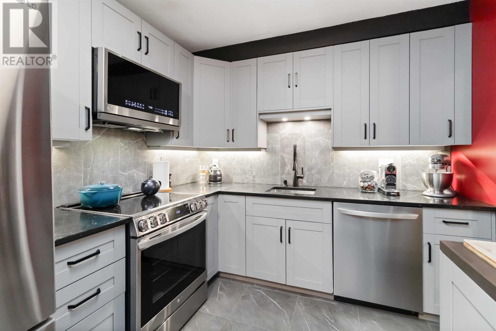 #104 12 Spinnaker Drive - 11