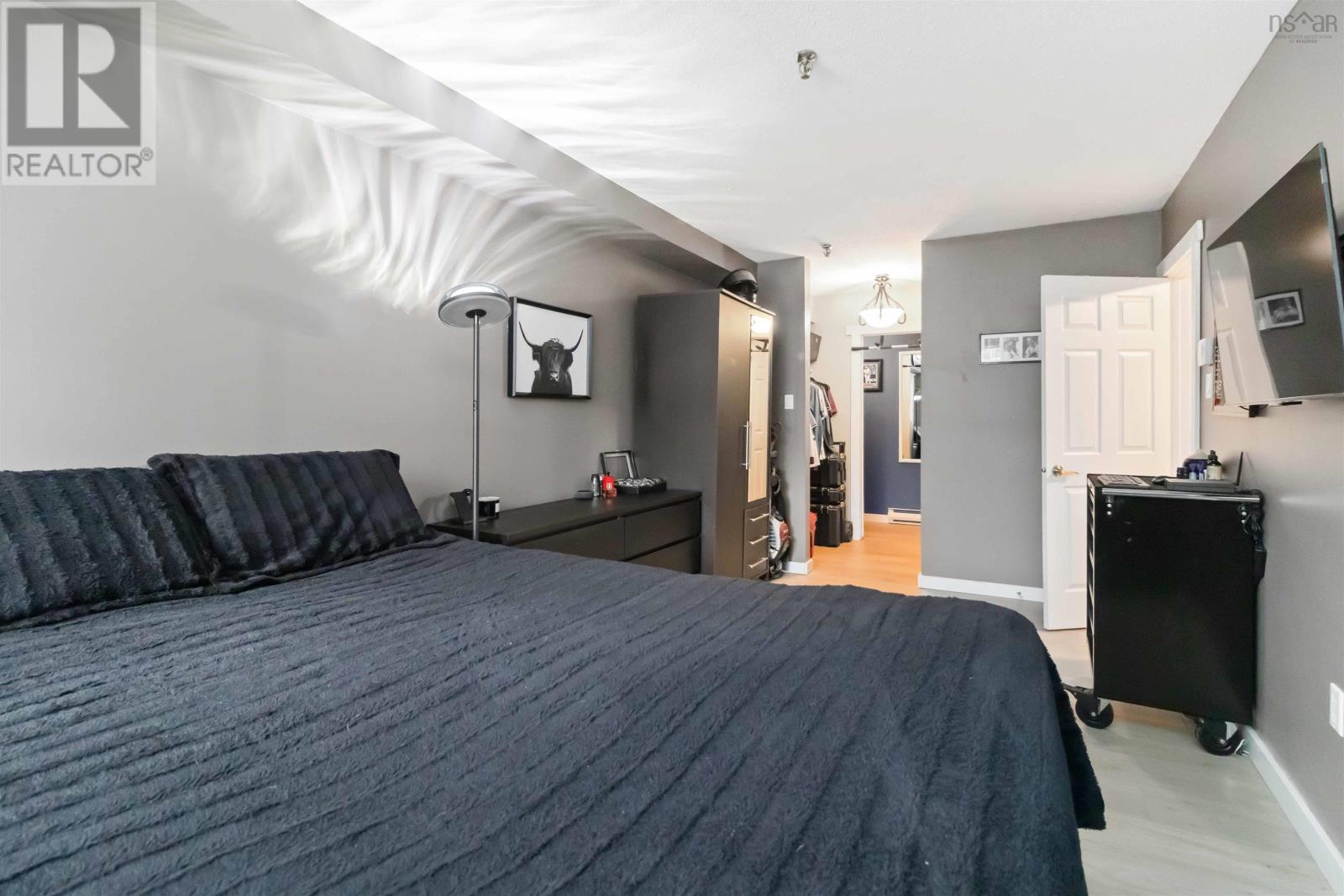 #104 12 Spinnaker Drive - 24