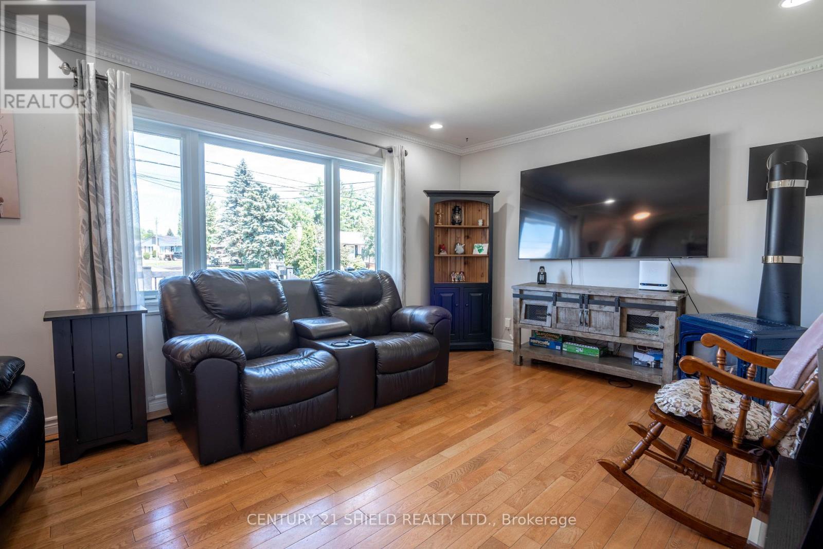 450 PATRICK STREET - 4
