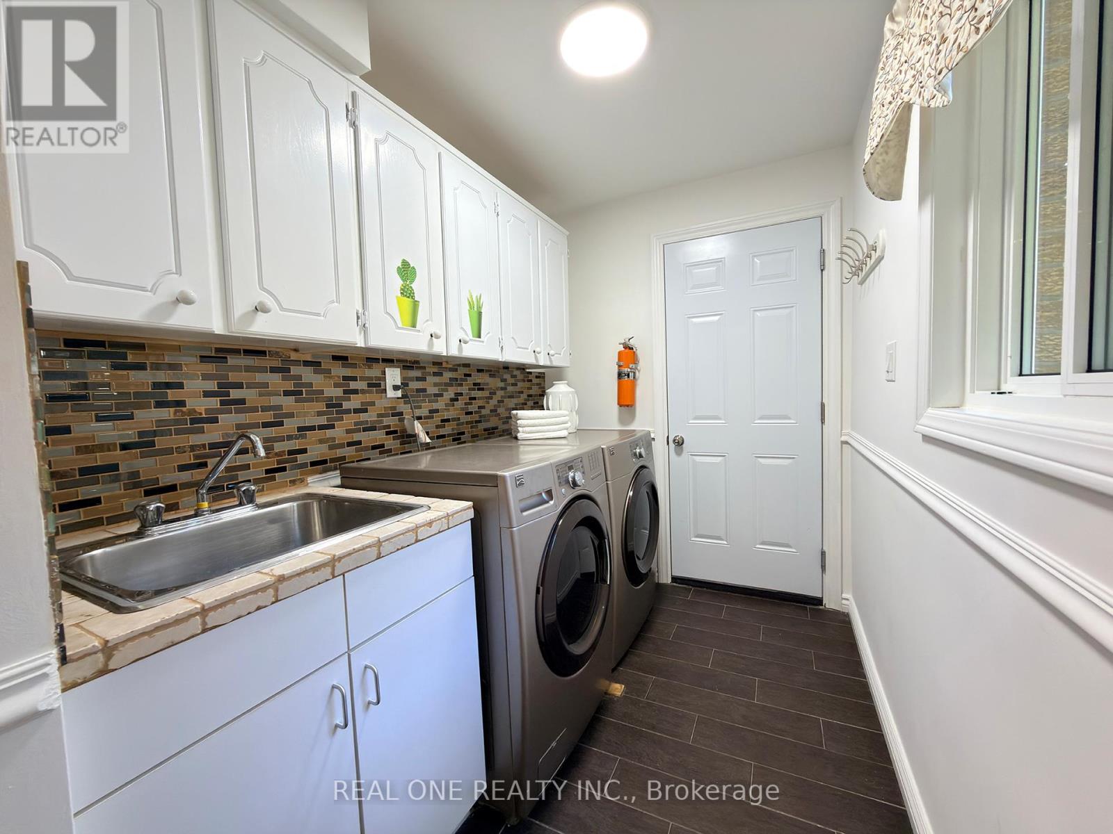 1585 CROMBIE ROAD - Image 34