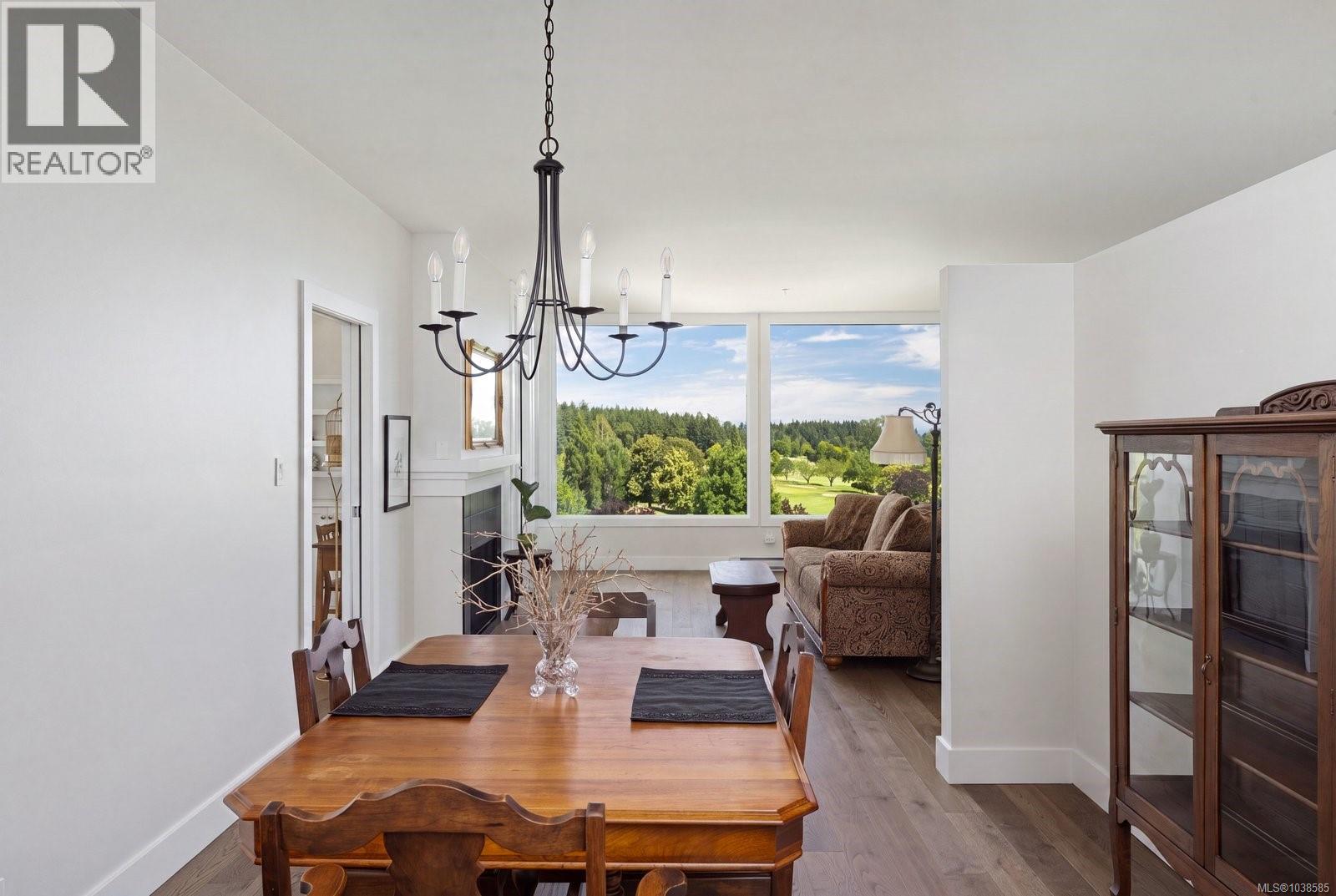 #304 5327 Cordova Bay Rd - 12