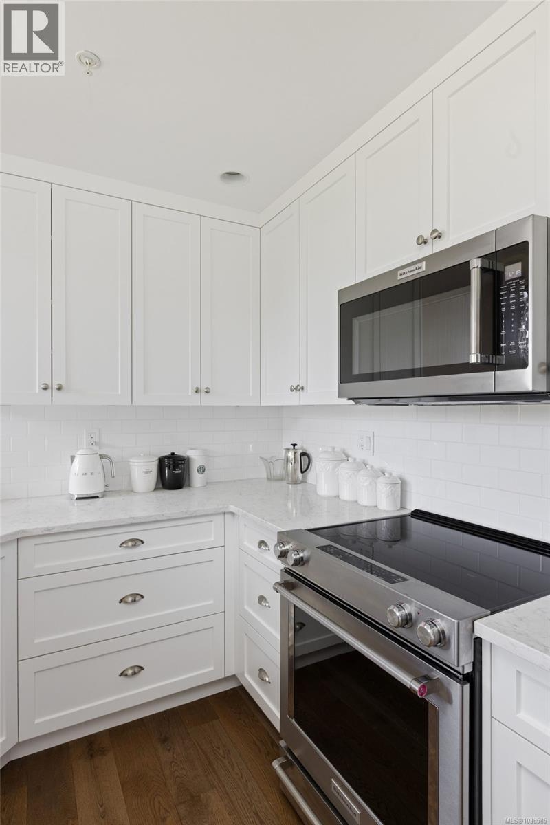 #304 5327 Cordova Bay Rd - 20