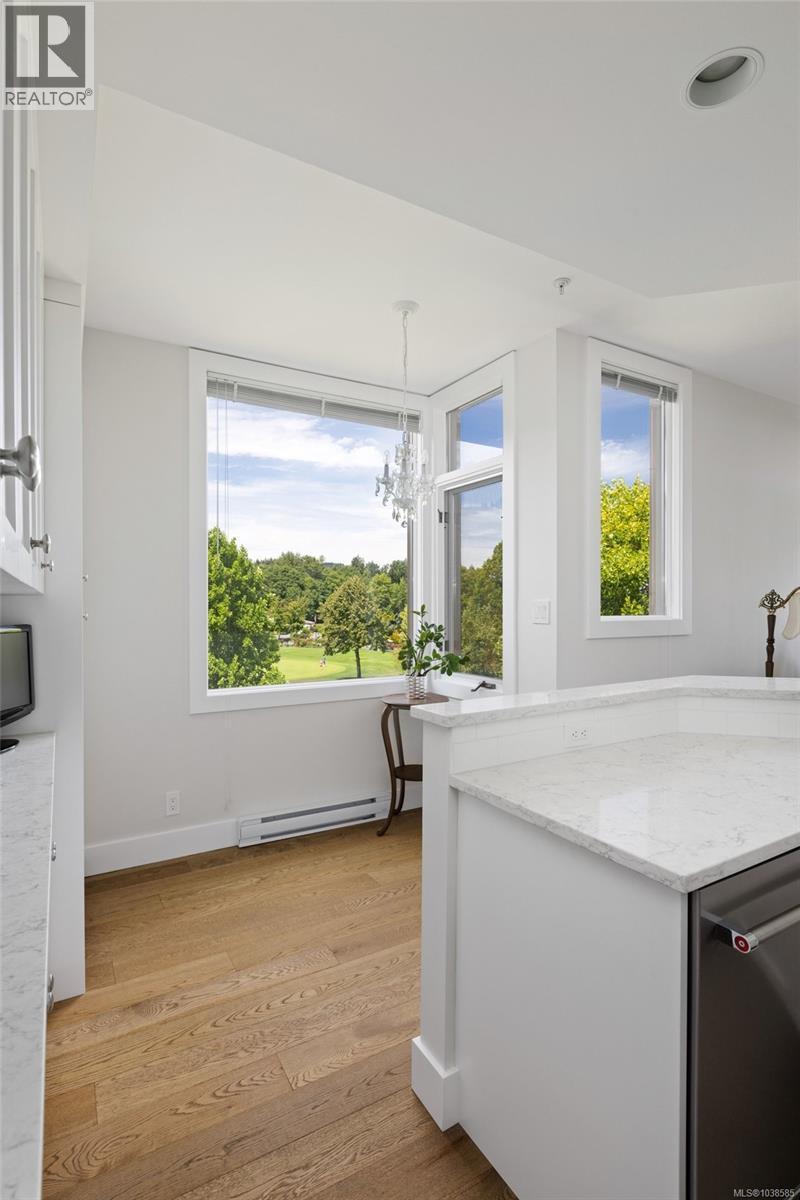 #304 5327 Cordova Bay Rd - 21