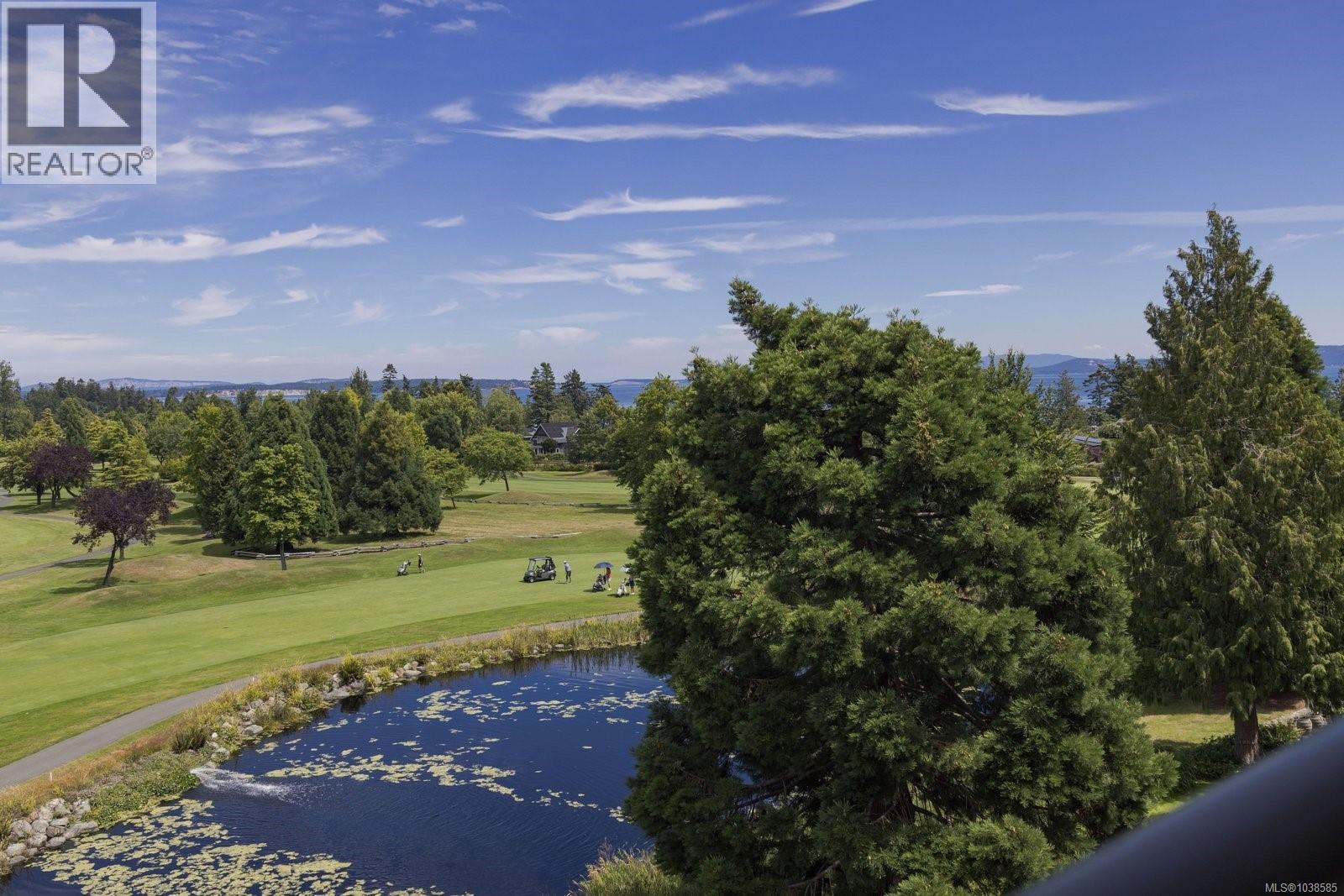 #304 5327 Cordova Bay Rd - 30