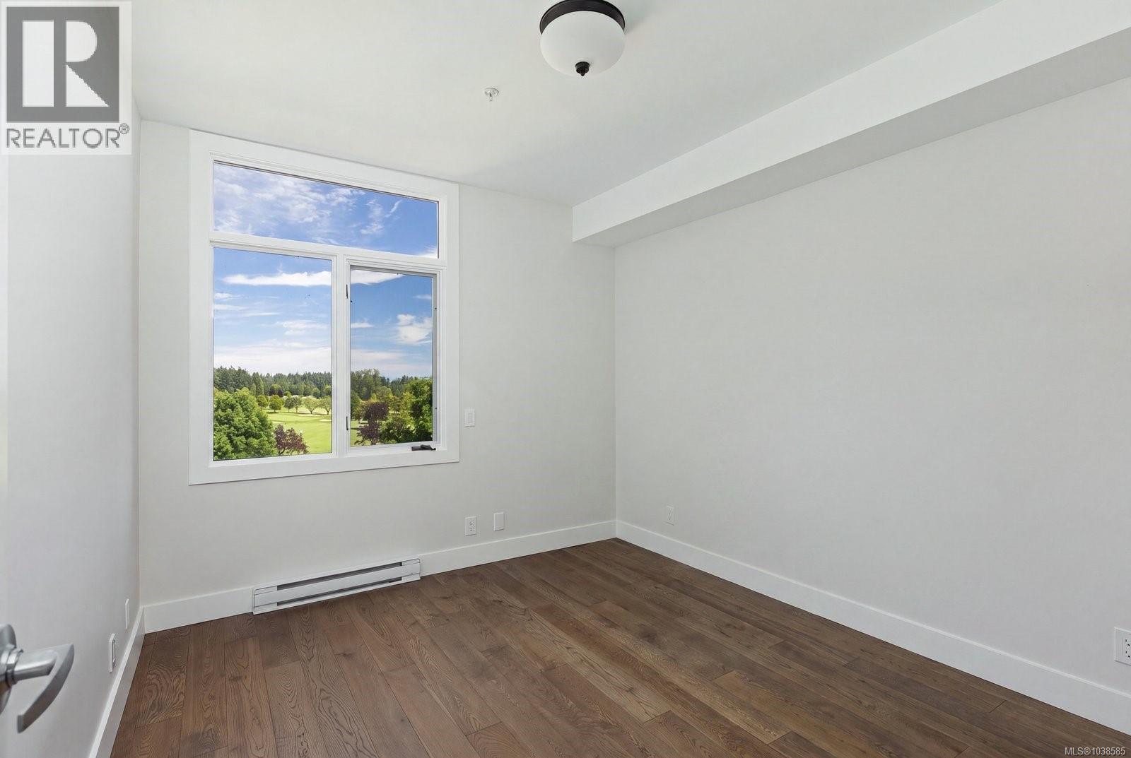 #304 5327 Cordova Bay Rd - 31