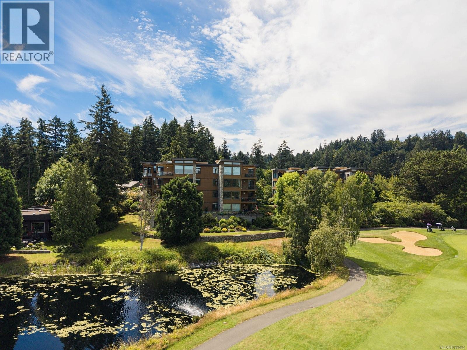 #304 5327 Cordova Bay Rd - 35