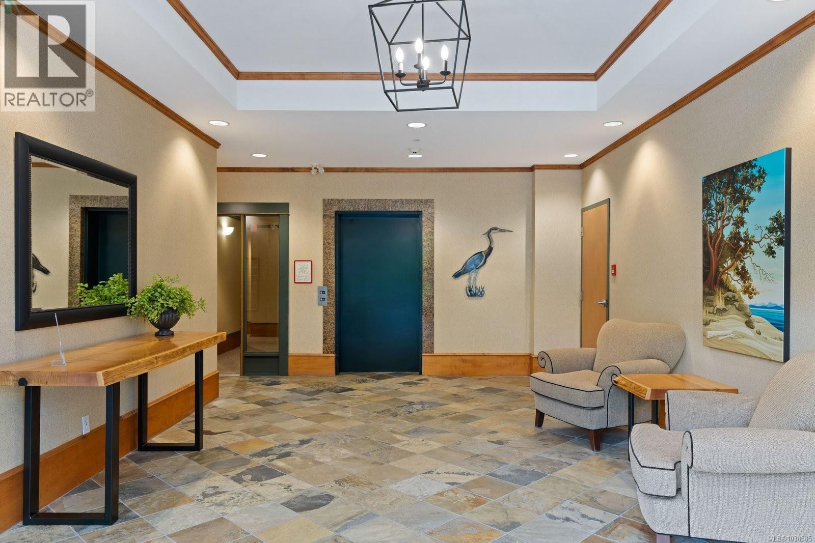 #304 5327 Cordova Bay Rd - 36