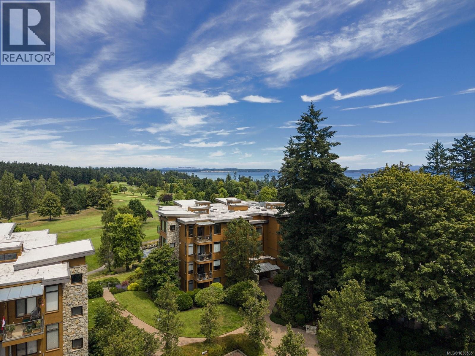 #304 5327 Cordova Bay Rd - 37