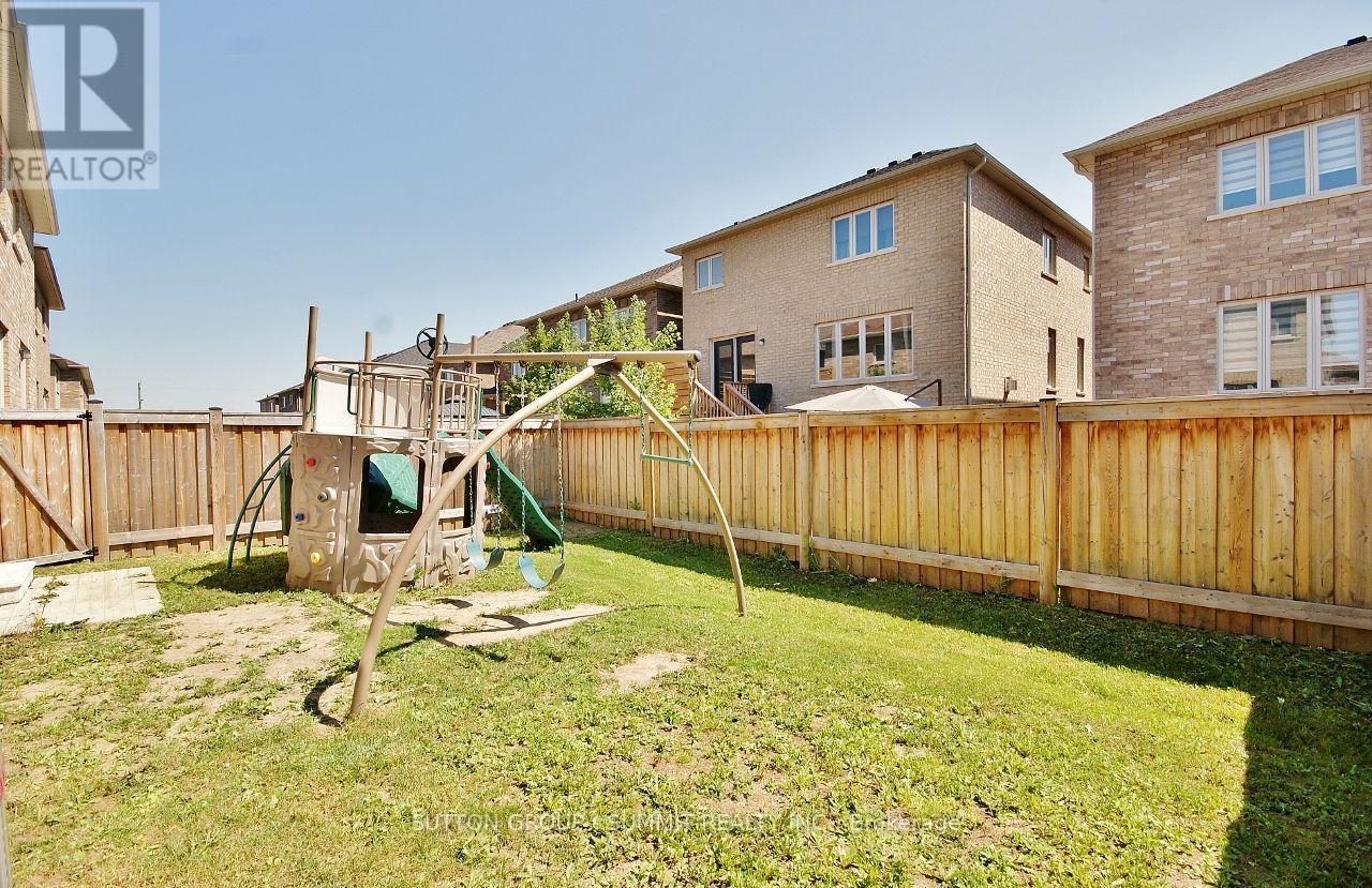 174 STEVENSON CRESCENT - 46