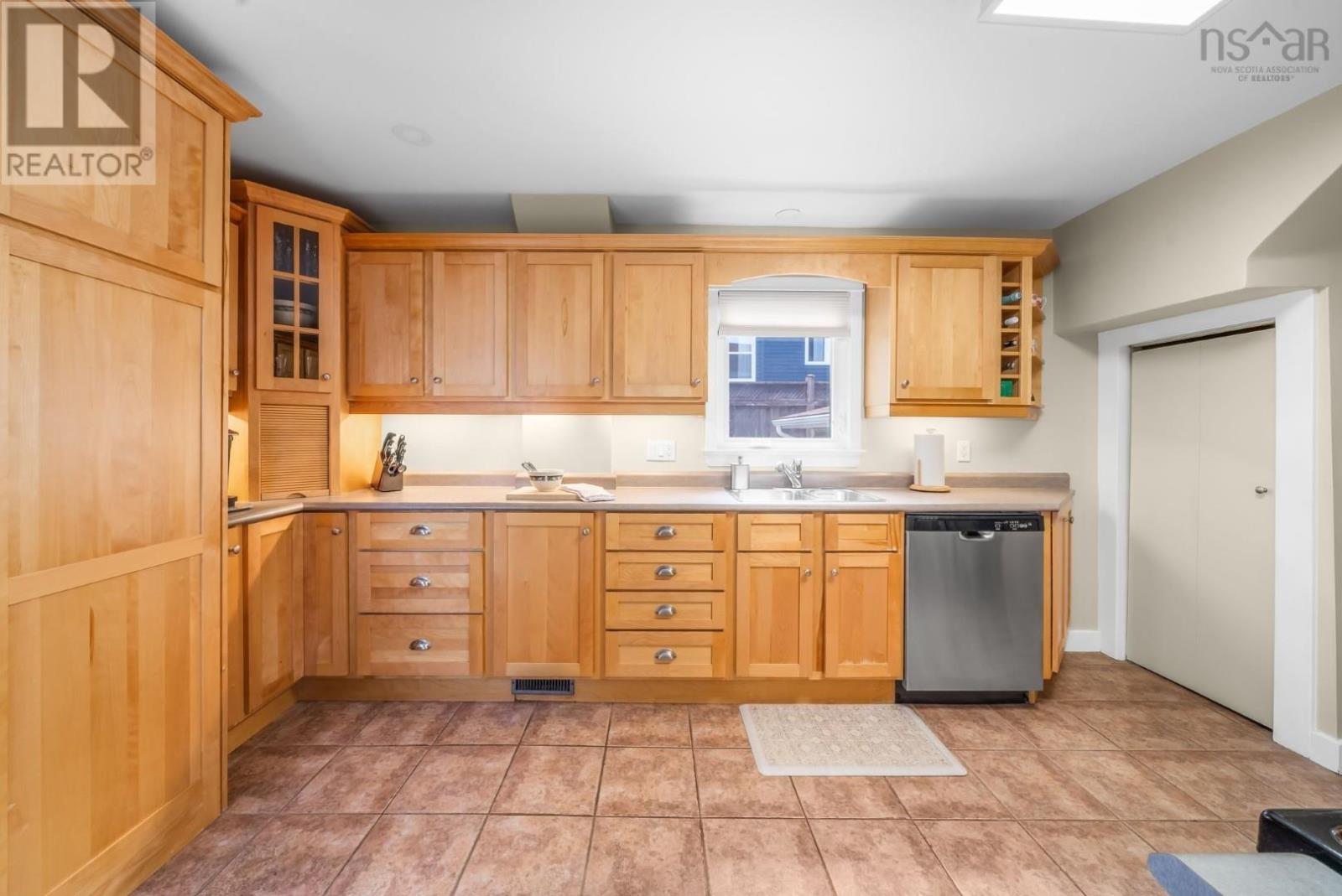 8 Eaton Avenue - 14