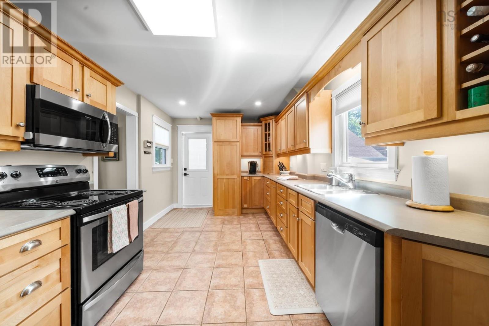 8 Eaton Avenue - 17