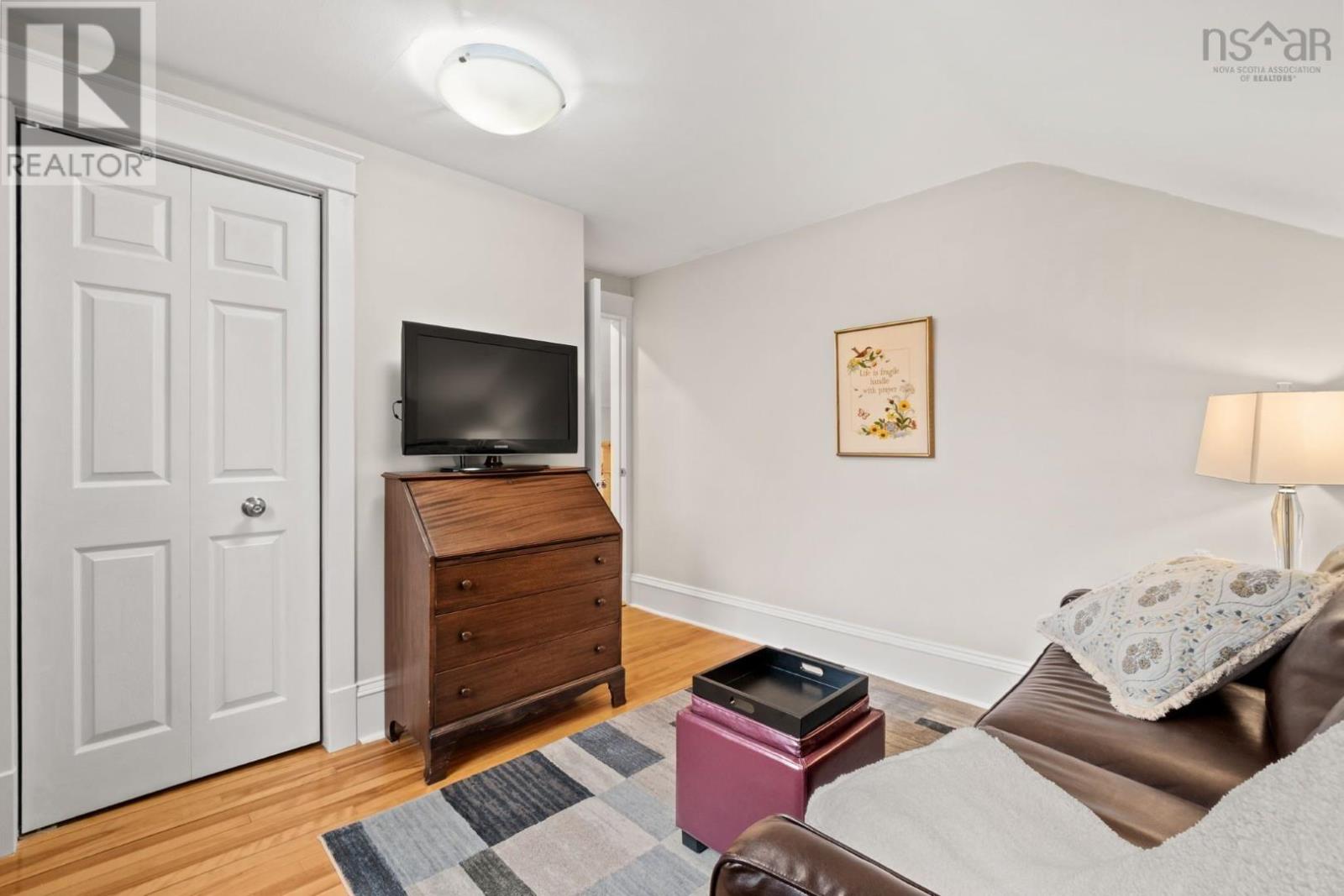 8 Eaton Avenue - 24