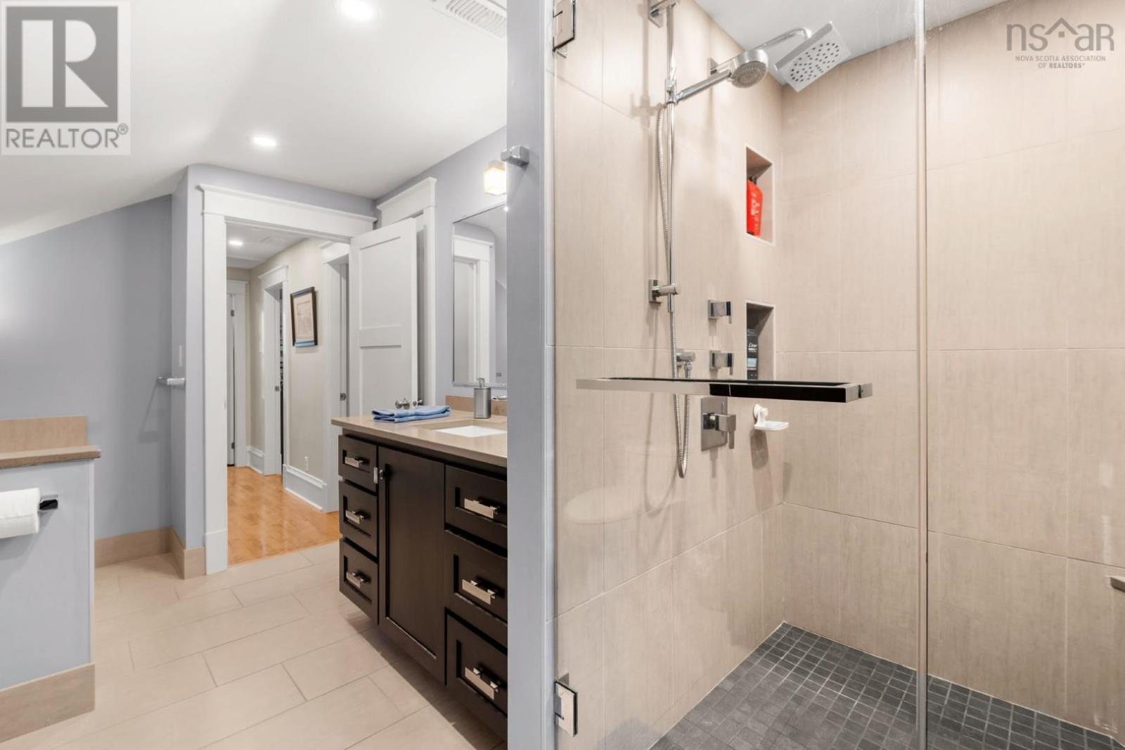 8 Eaton Avenue - 26