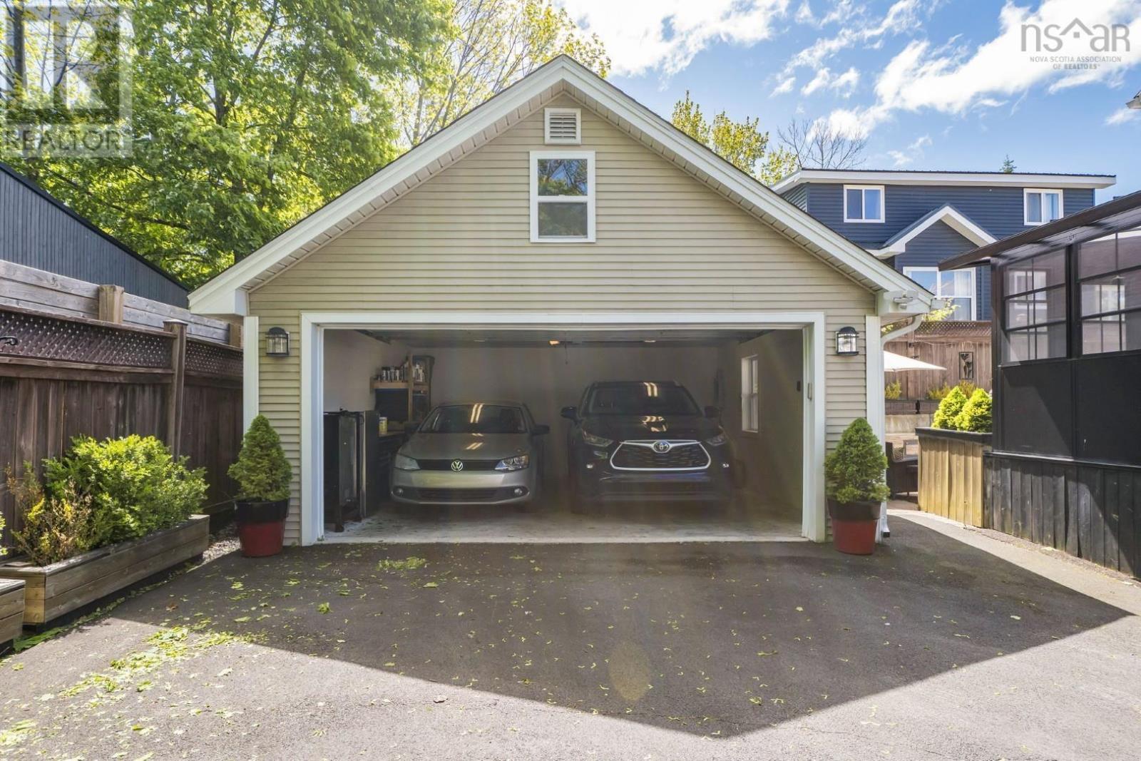 8 Eaton Avenue - 32