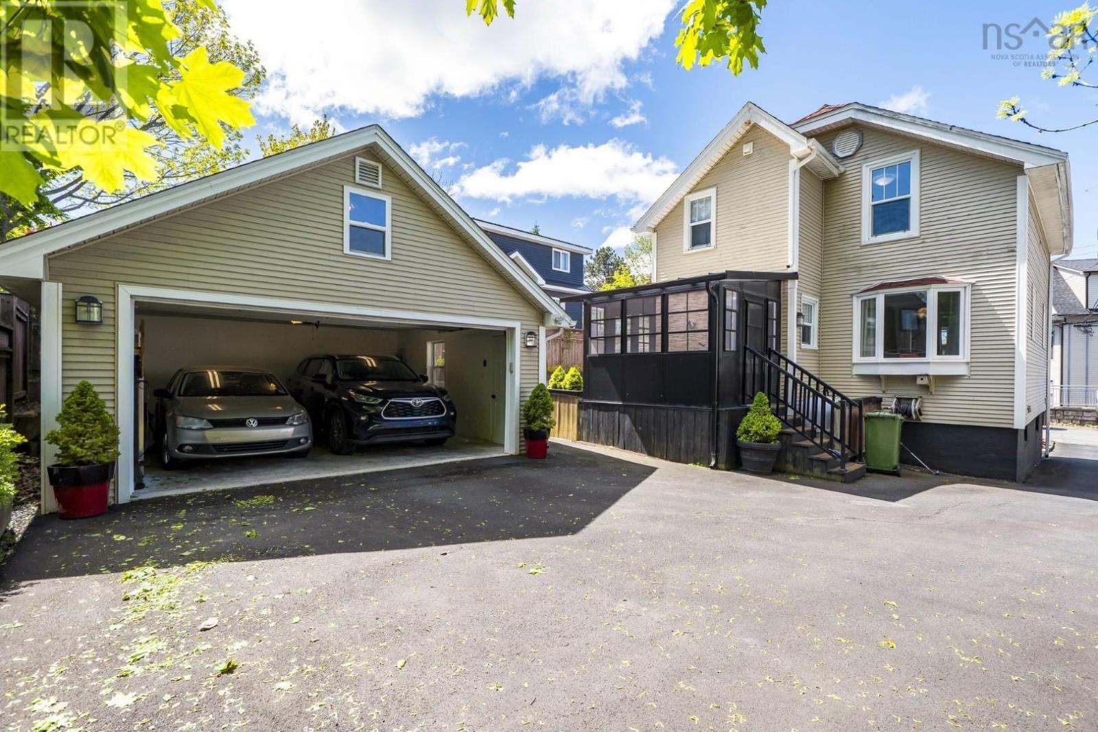 8 Eaton Avenue - 33