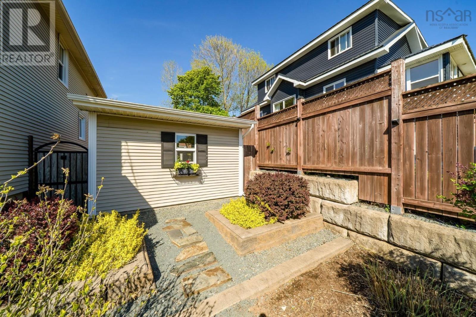 8 Eaton Avenue - 40