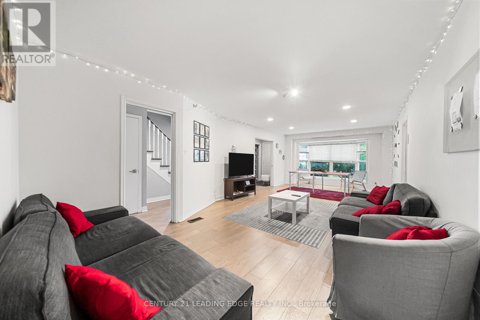 527 GLENGARRY AVENUE - 18
