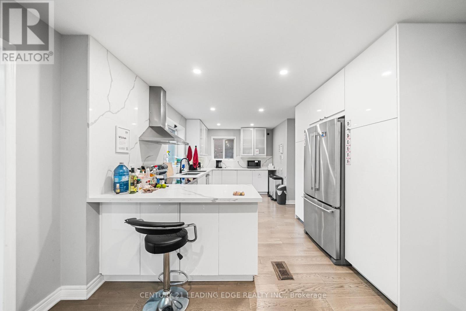 527 GLENGARRY AVENUE - 23