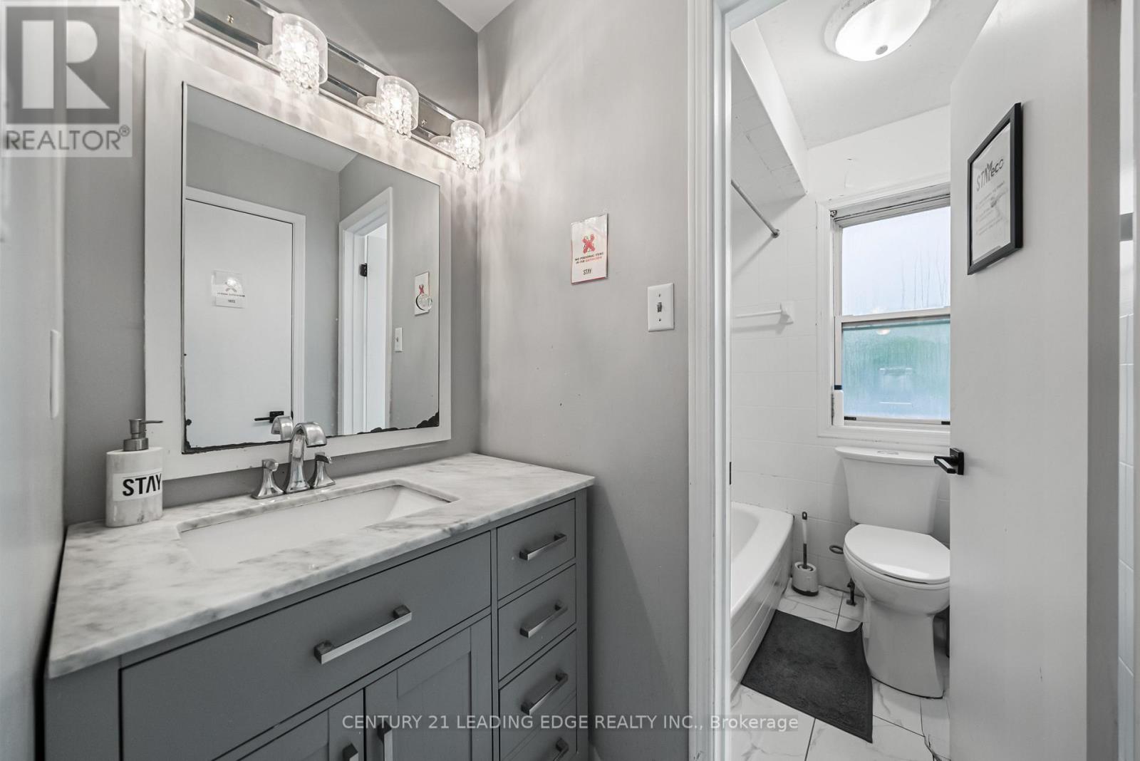 527 GLENGARRY AVENUE - 31