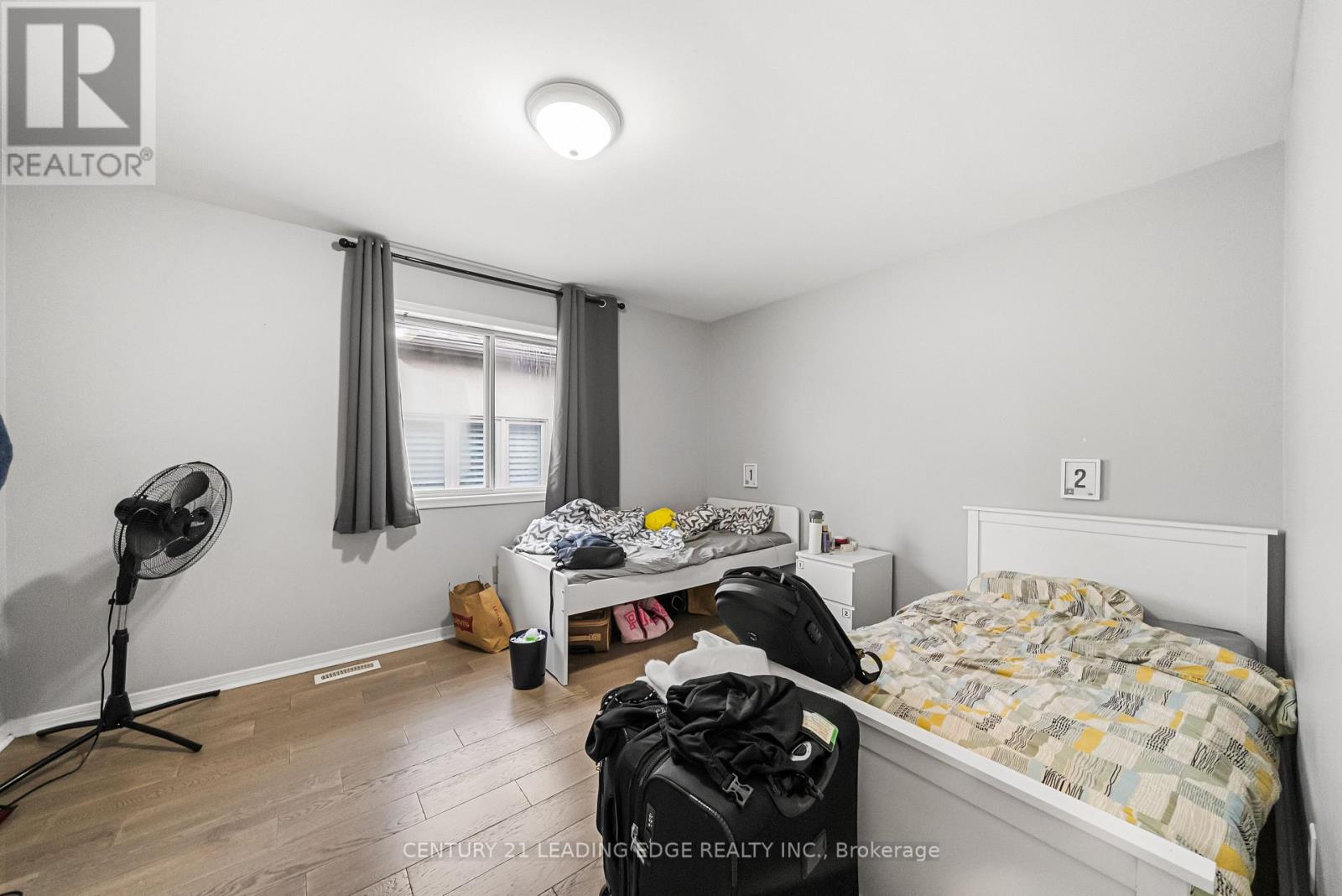 527 GLENGARRY AVENUE - 32