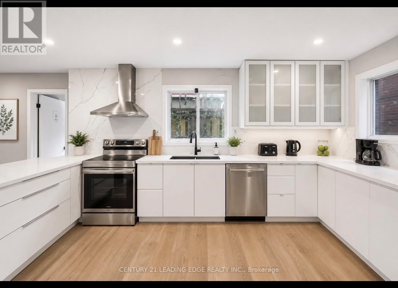 527 GLENGARRY AVENUE - 4