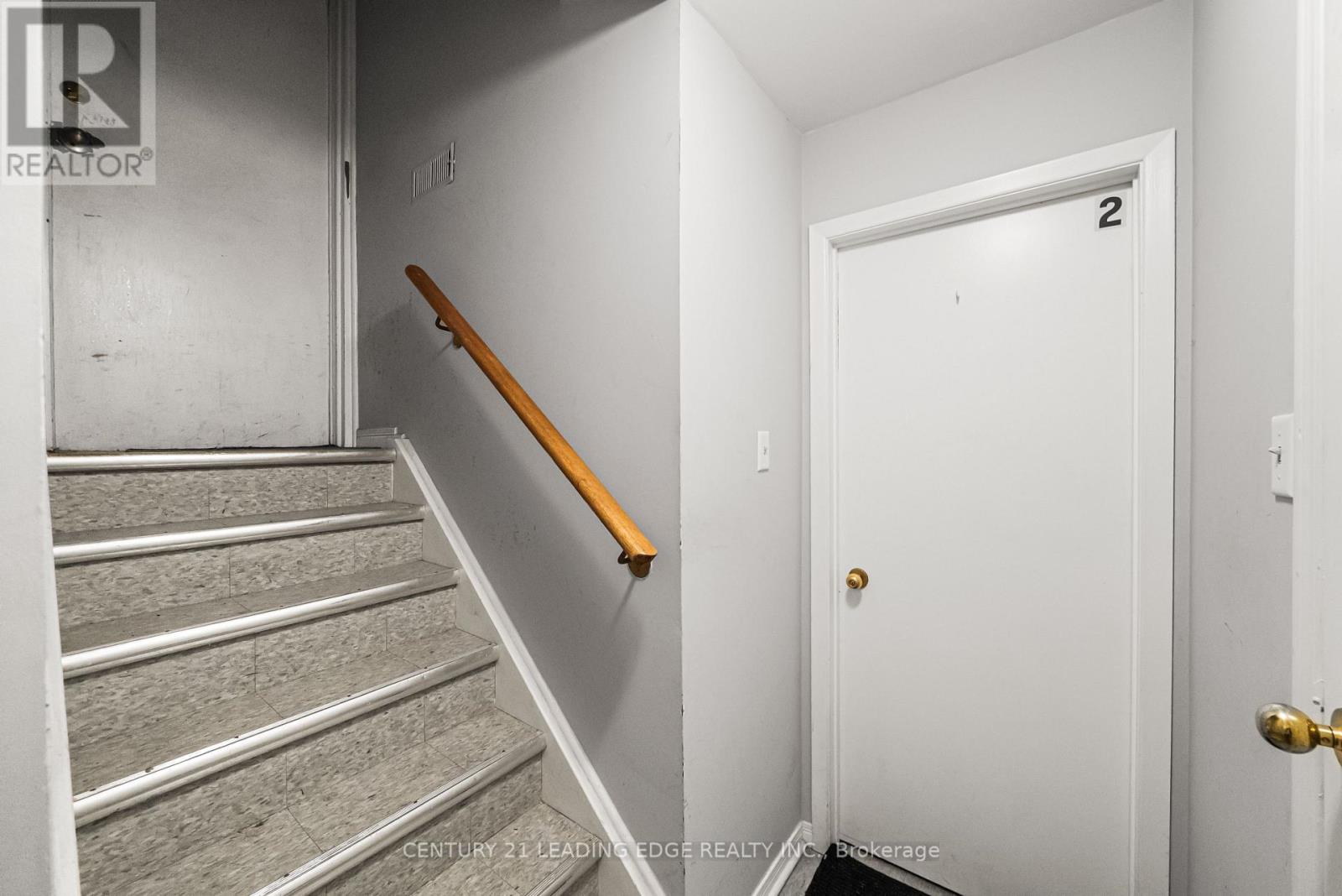 527 GLENGARRY AVENUE - 42