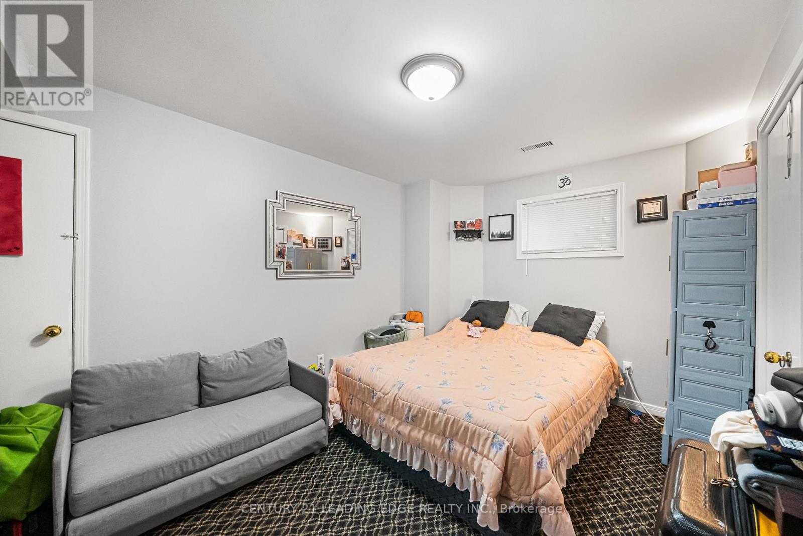 527 GLENGARRY AVENUE - 45