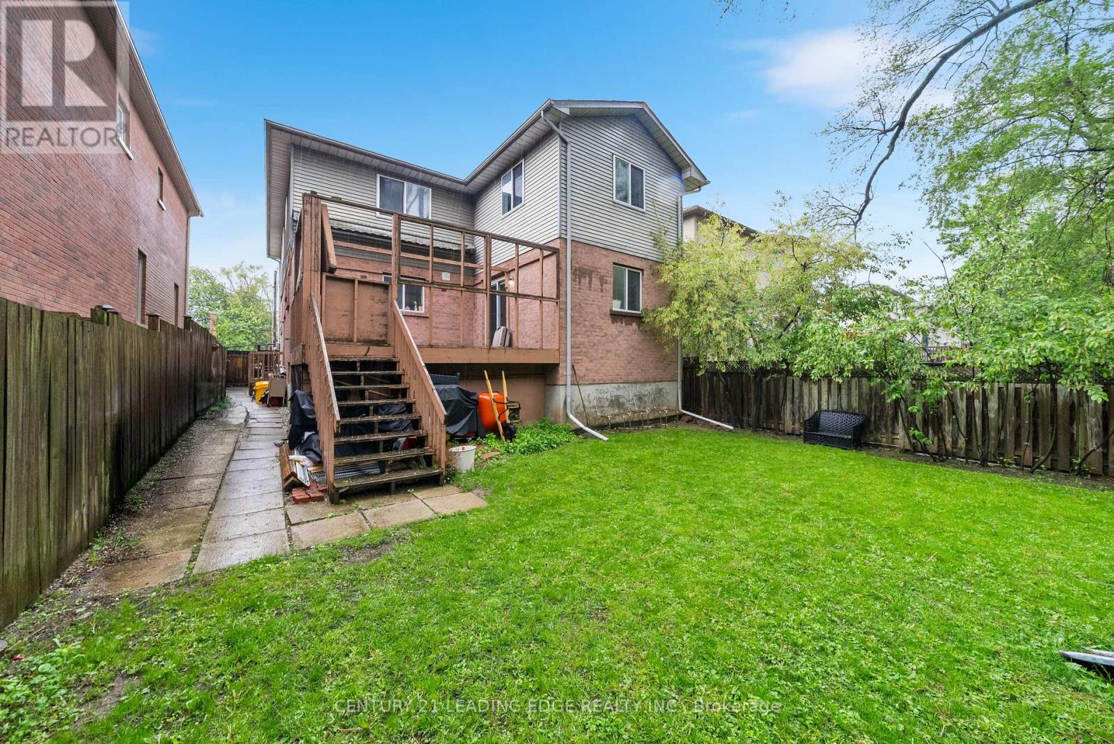 527 GLENGARRY AVENUE - 47