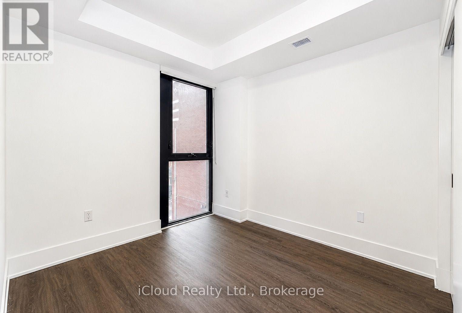 #303 123 PORTLAND STREET - 8
