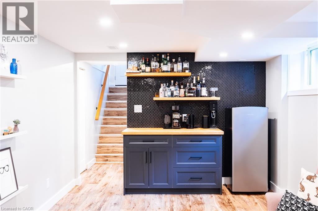 217 DIXON Street - 15