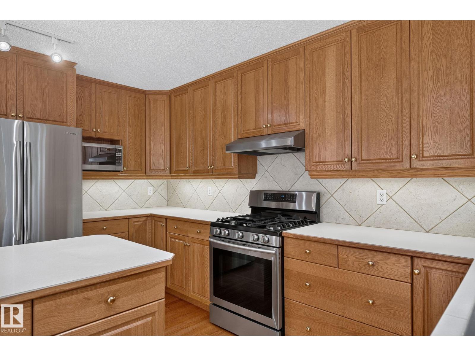 610 Hunters Close NW - 25