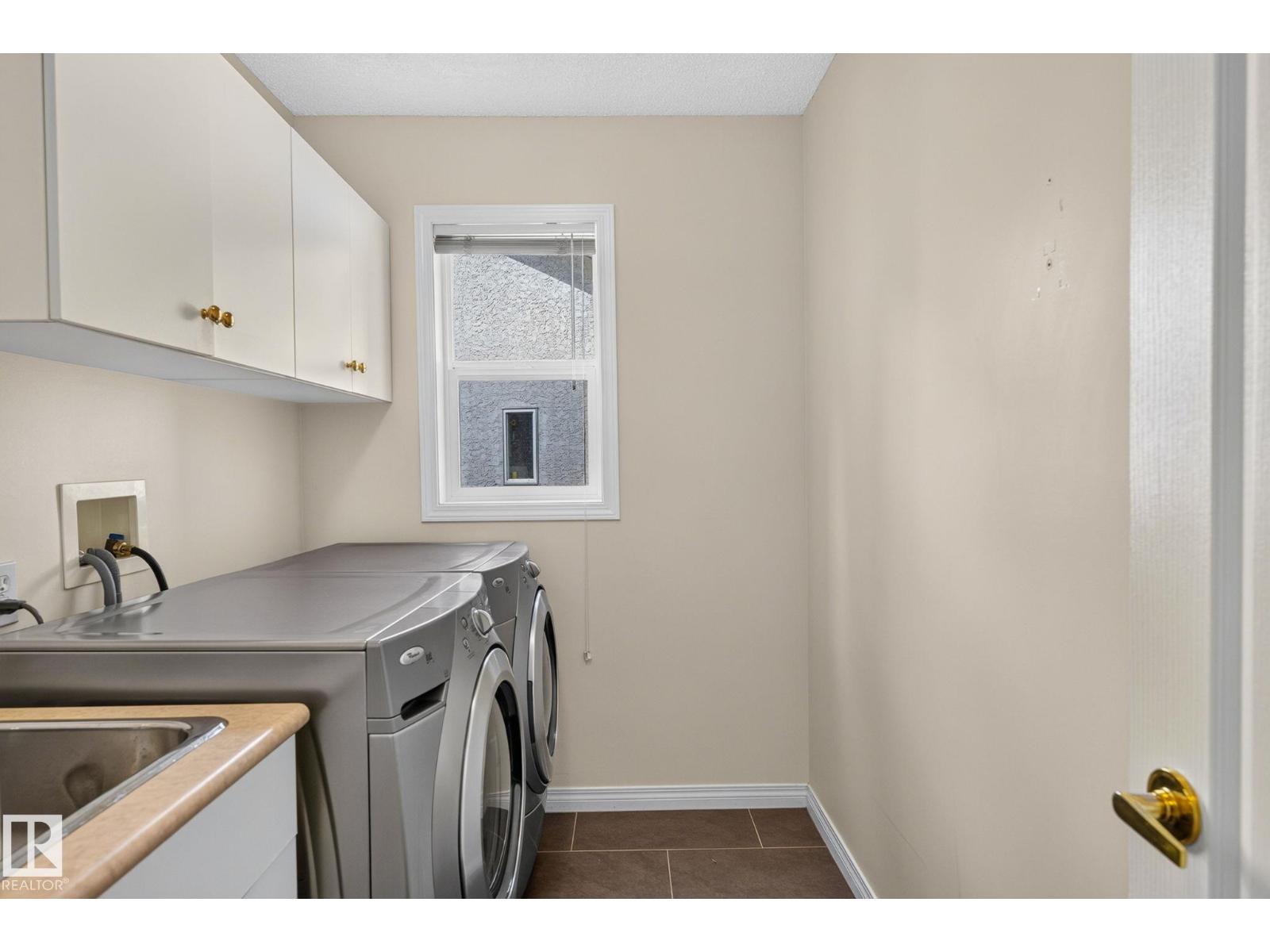610 Hunters Close NW - 32