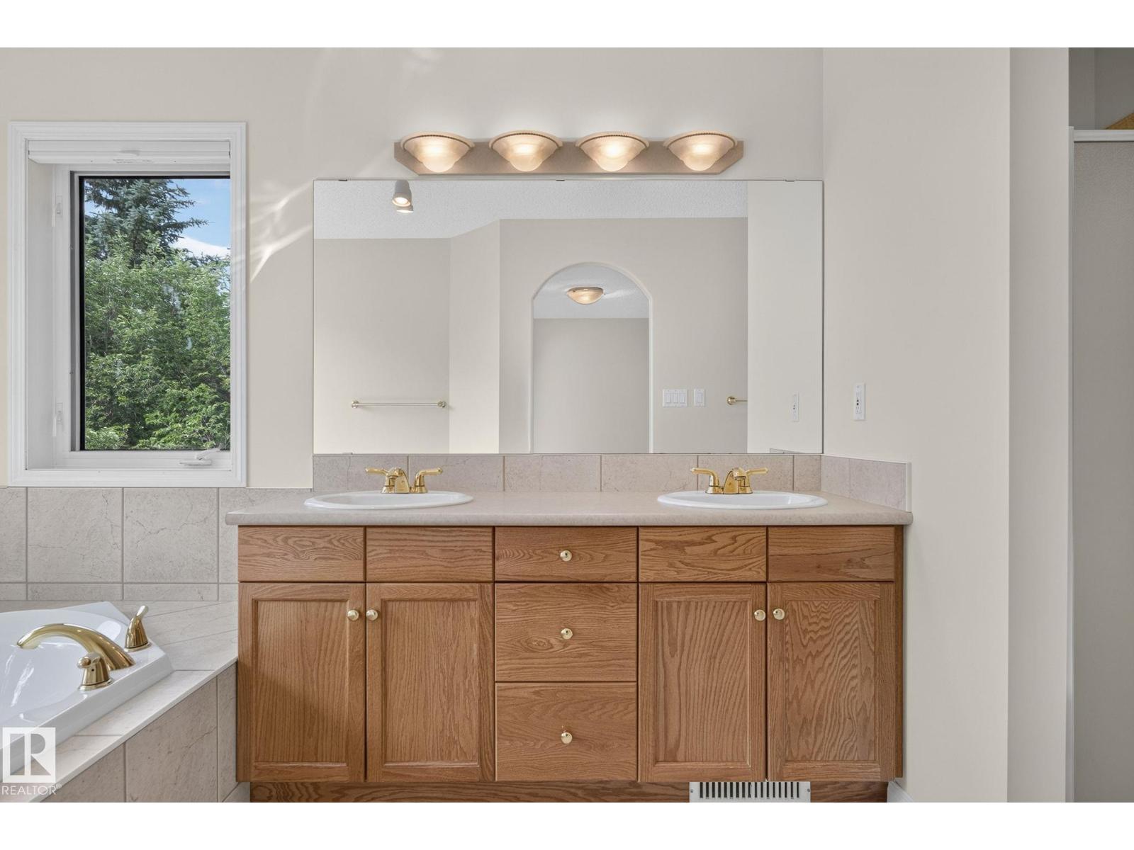 610 Hunters Close NW - 39